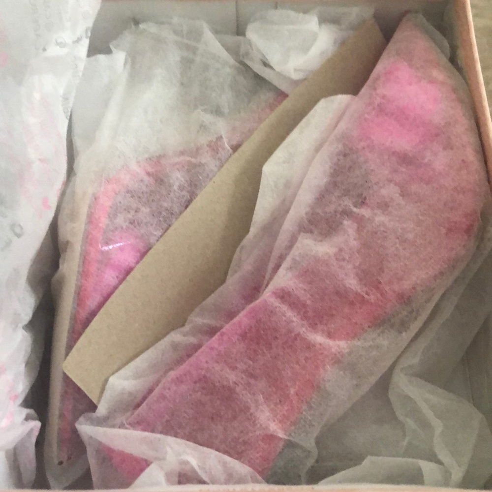 Cape Robbin Collection Pink Nuclear - Picture 2 of 4